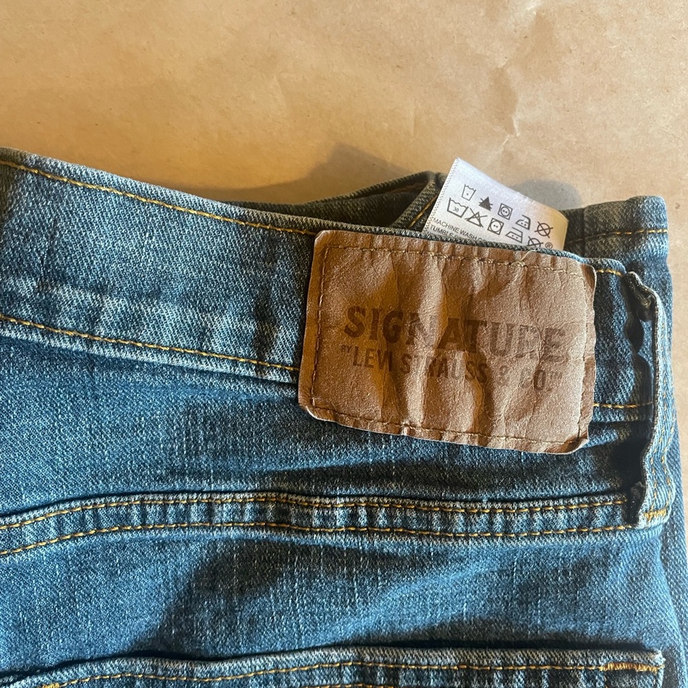 Levi's Signature Men's Blue Jeans